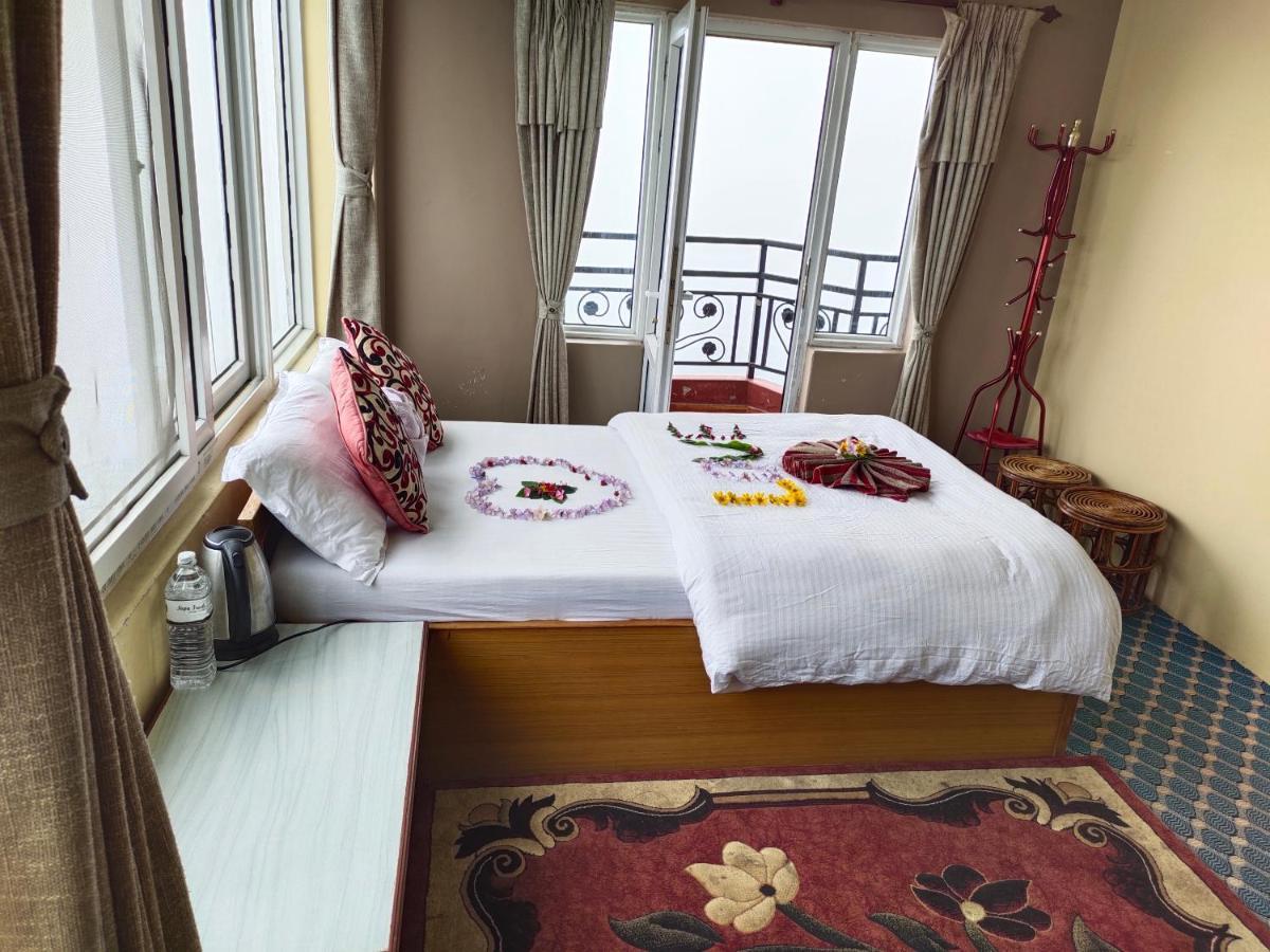Hotel High Ground Inn Sarangkot Pokhara Kültér fotó