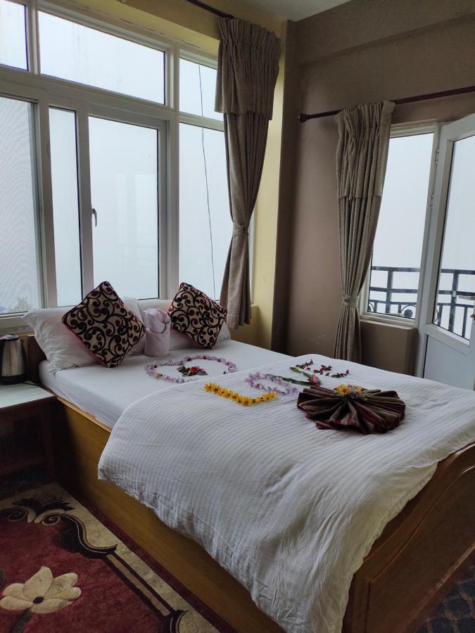 Hotel High Ground Inn Sarangkot Pokhara Kültér fotó