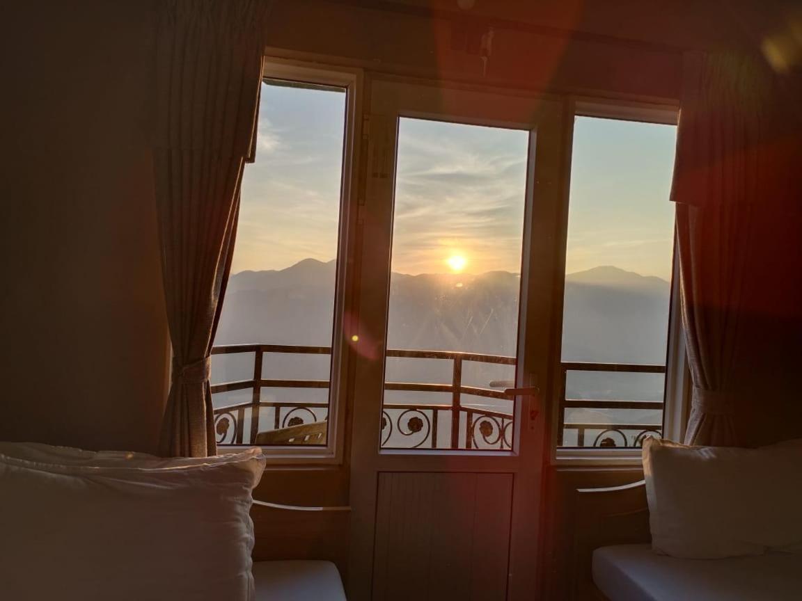 Hotel High Ground Inn Sarangkot Pokhara Kültér fotó