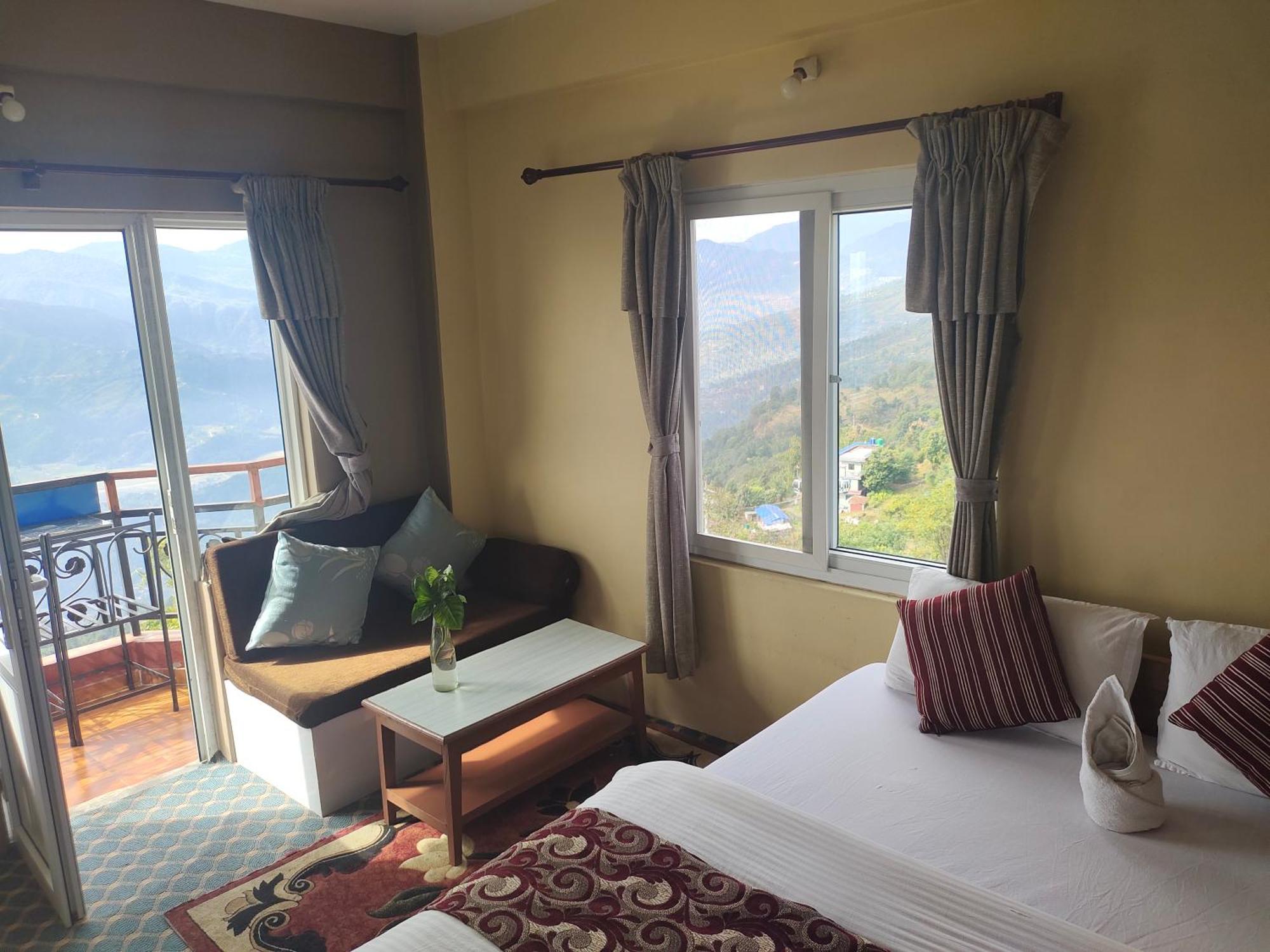 Hotel High Ground Inn Sarangkot Pokhara Szoba fotó