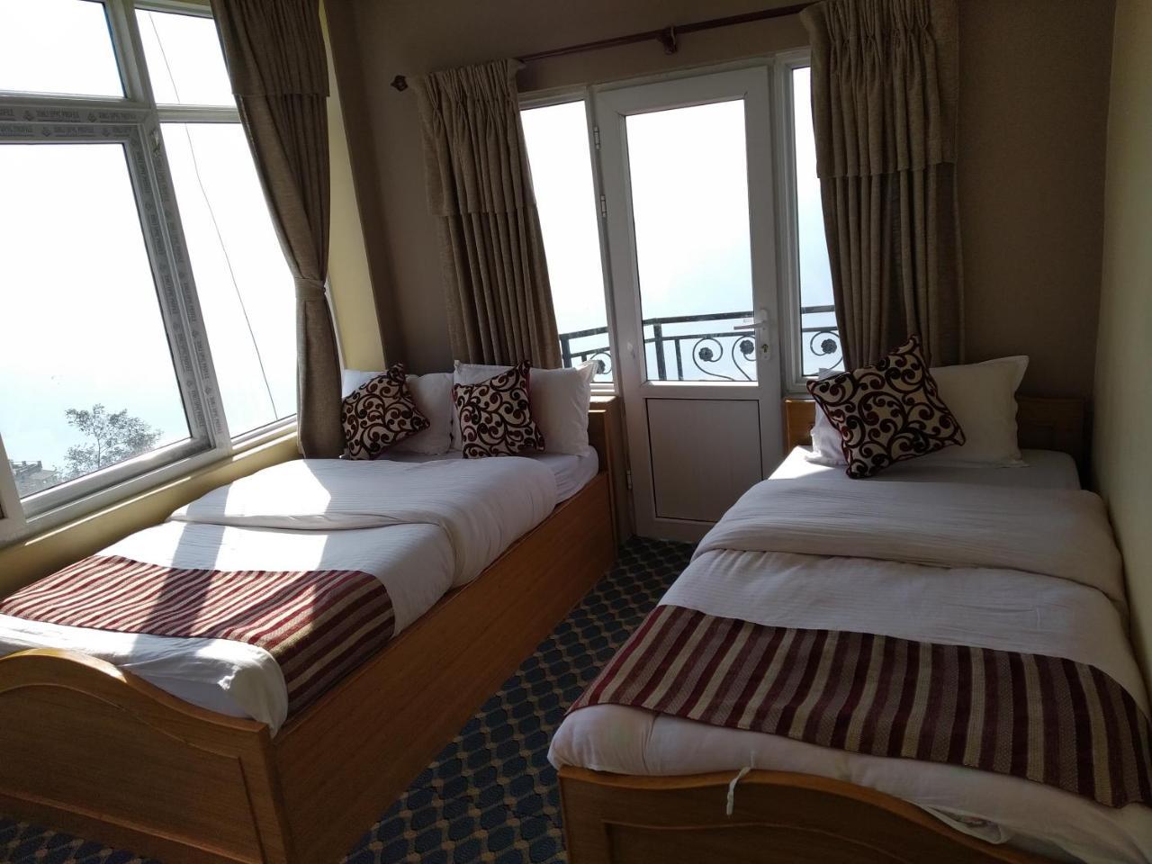 Hotel High Ground Inn Sarangkot Pokhara Kültér fotó